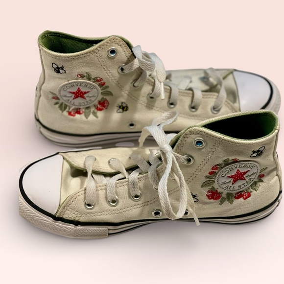 Converse Berries and Bees, 3 - Picture 5 of 8